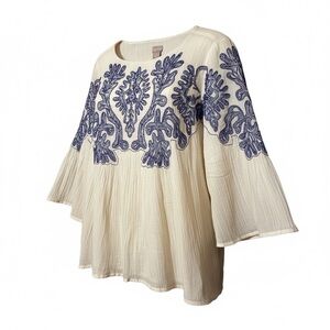Women’s Chico's Embroidered Peasant Blouse blue Aari-style embroidery W/ Beads.